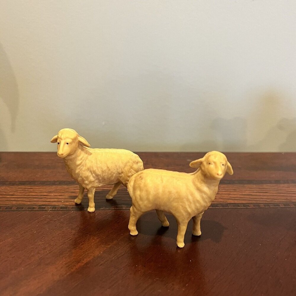 hong kong nativity lambs Standing